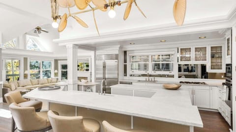 House, Balcony, Mountain View | Private kitchen | Toaster