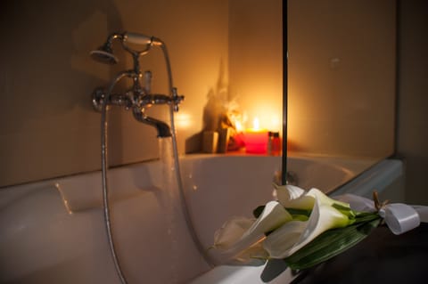 Junior Suite | Deep soaking bathtub