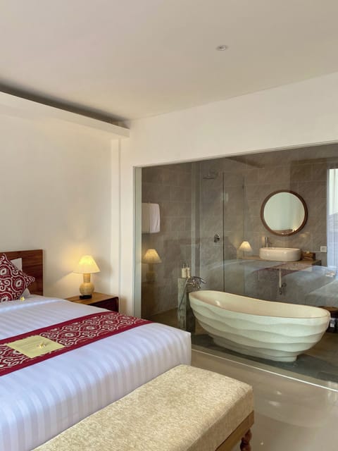 Deluxe Double Room | In-room safe, blackout drapes, WiFi (free)