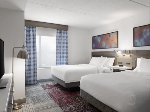 Premium bedding, in-room safe, desk, iron/ironing board