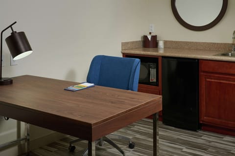 Two qns studio sofabed nosmoking | In-room safe, iron/ironing board, free cribs/infant beds