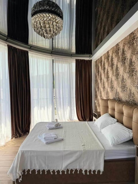 Deluxe Quadruple Room, Balcony | Soundproofing, free WiFi