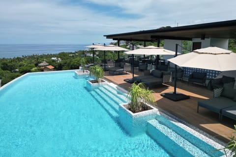 15 outdoor pools