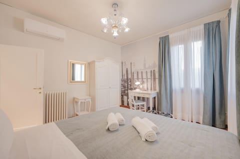 Comfort Apartment, Balcony, City View | Desk, iron/ironing board, free WiFi