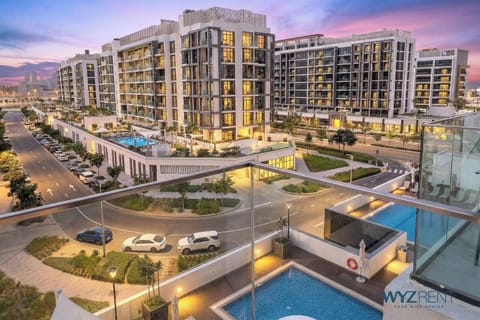 Standard Apartment, Pool View | City view