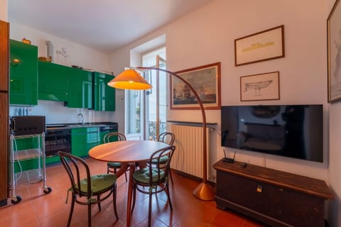 Apartment, 2 Bedrooms, Lake View | Television