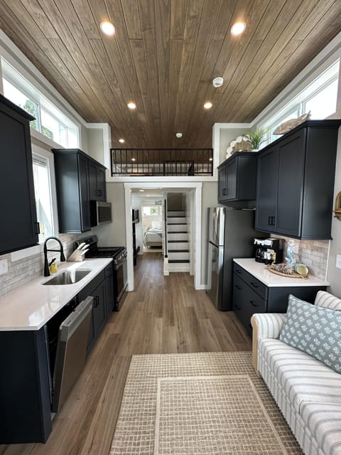 1 Bed/ 1 Bath Bunkhouse w/ Loft -Pet Friendly, Sleeps 6 | Private kitchen | Full-size fridge, microwave, oven, stovetop