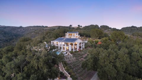 House (6 Bedrooms) | Interior