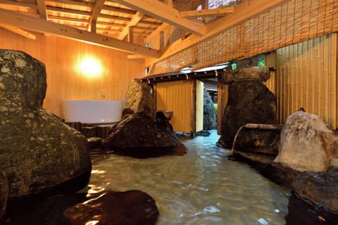 Executive Suite, Mountain View | Bathroom | Separate tub and shower, free toiletries, hair dryer, towels