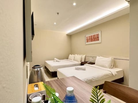 Deluxe Triple Room | Desk, soundproofing, free WiFi