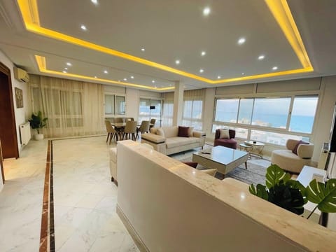 Apartment, 3 Bedrooms, Accessible, Smoking | Living area