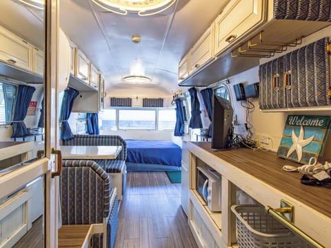 Quadruple Room | Desk, blackout drapes, WiFi (free), bed sheets