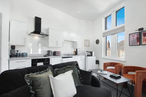 Apartment (The Cardiff Comfort – 2-Bed Apartme) | Living room