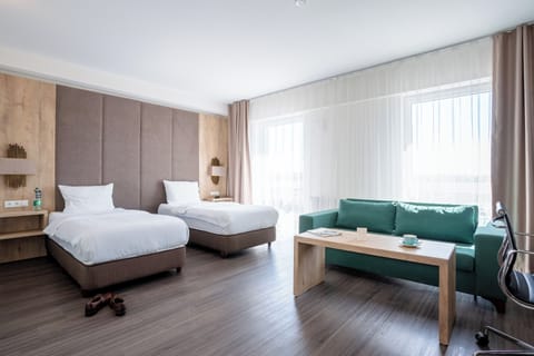 Deluxe Studio, Courtyard View | Soundproofing, WiFi (free)