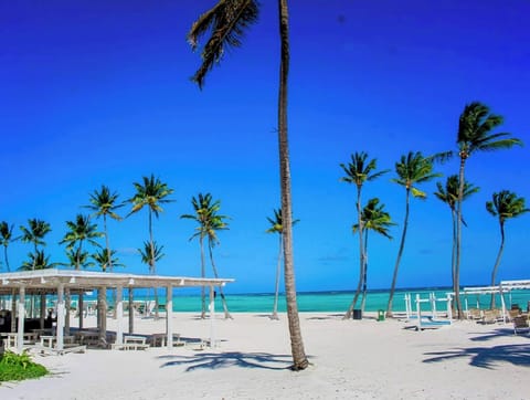 Villa, 4 Bedrooms, Accessible, Smoking | Beach