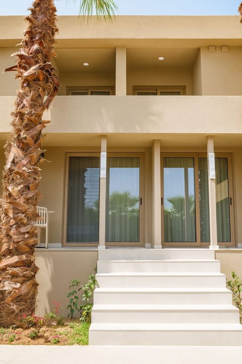 Standard Double Room, Balcony, Sea View | Minibar, blackout drapes, soundproofing, iron/ironing board