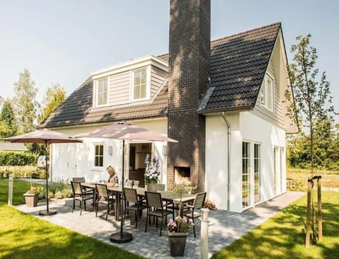 Bungalow | Outdoor dining