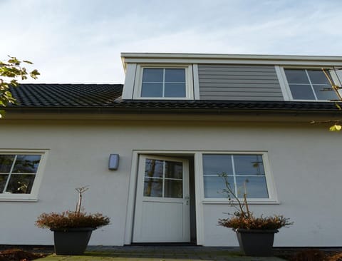 Bungalow | Reception