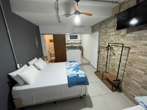 Economy Twin Room | Laptop workspace, free WiFi