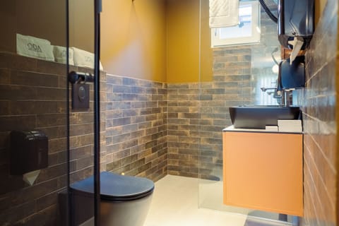 Comfort Double Room, Garden View | Bathroom | Hair dryer, bathrobes, slippers, towels