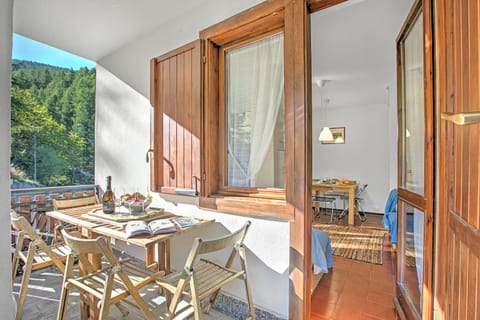 Family Apartment, 1 Bedroom, Balcony (Appartamento Chez Mavi Cond Il Rio) | Outdoor dining