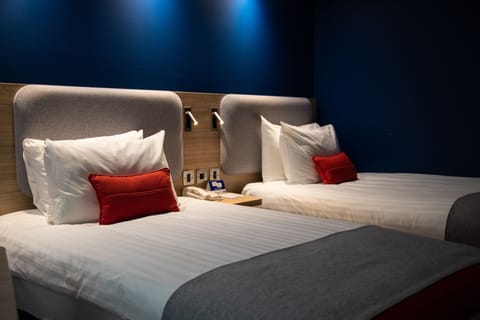 Standard Room, 2 Twin Beds, Accessible (Free Hot Breakfast) | Blackout drapes, soundproofing, iron/ironing board, cribs (free)