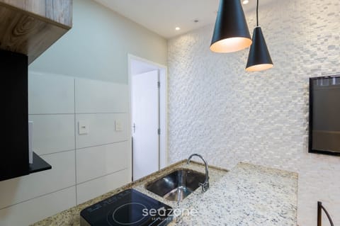 Basic Apartment | Private kitchen | Cookware/dishes/utensils
