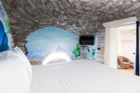 Superior Double Room | Minibar, in-room safe, desk, soundproofing