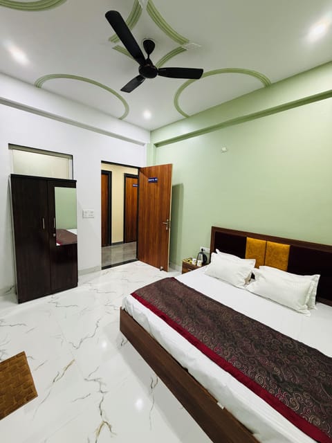 Deluxe Double Room | Free WiFi
