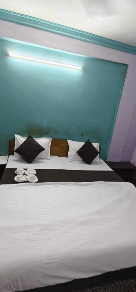 Standard Room | Rollaway beds, free WiFi, bed sheets