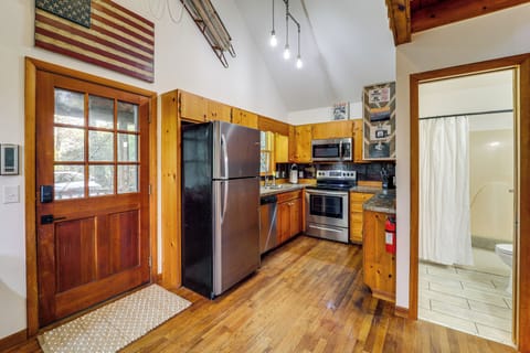 House (2 Bedrooms) | Interior