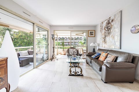 Apartment | Living area