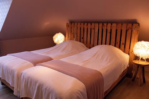 Standard Twin Room | Free WiFi