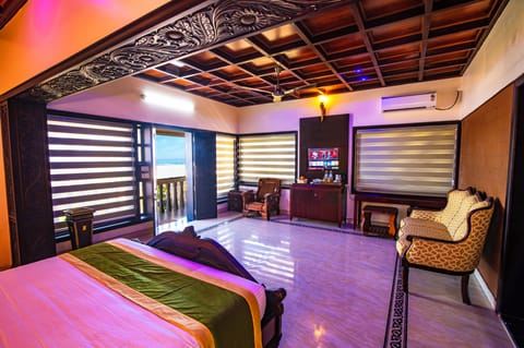 Presidential Suite, 1 King Bed with Sofa bed | In-room safe, individually decorated, individually furnished, desk