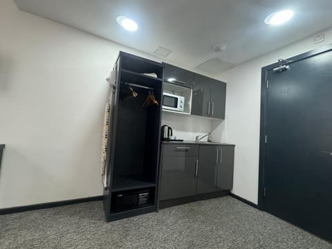 Apartment, 1 Bedroom, Smoking | Private kitchen