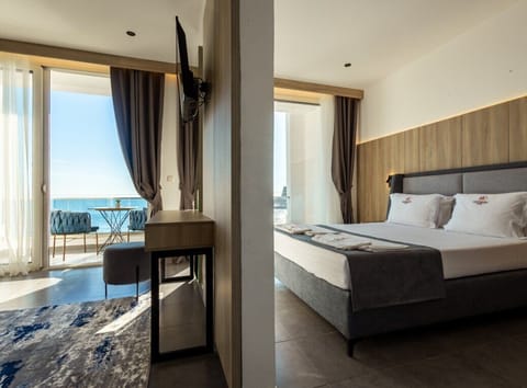 Premium bedding, desk, blackout drapes, soundproofing