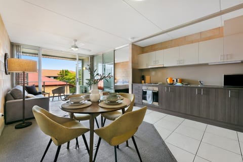 Apartment | Dining