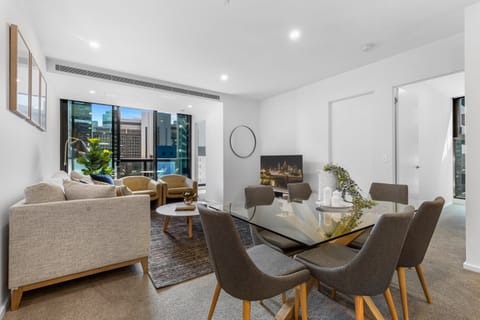 Apartment | Dining