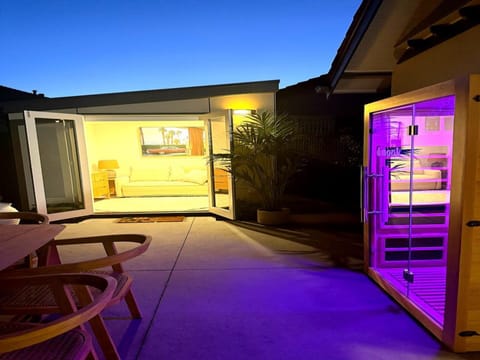 Apartment | Outdoor dining