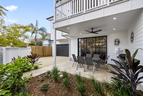 Apartment | Outdoor dining