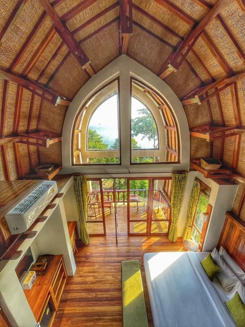 Signature Quadruple Room, Partial Sea View | In-room safe, blackout drapes, free WiFi