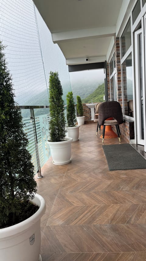 Deluxe Room | Balcony