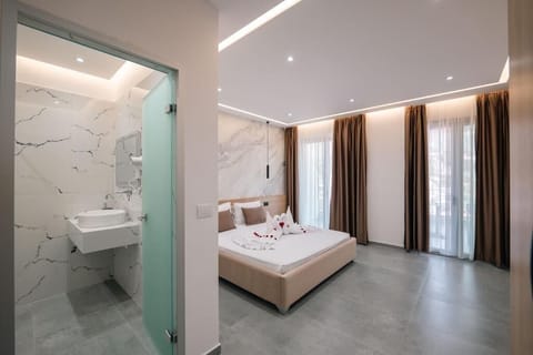 Soundproofing, free WiFi