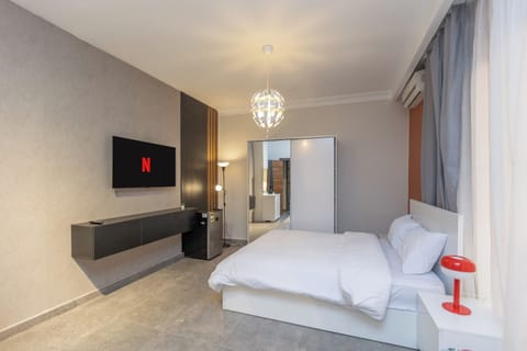 Minibar, iron/ironing board, free WiFi