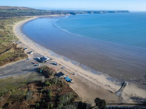 Beach/ocean view