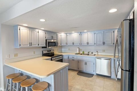 House, Multiple Beds, Patio (Dockside Dreams) | Private kitchen