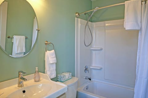 Suite, 2 Bedrooms, Bay View | Bathroom | Bathrobes
