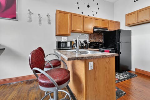 Apartment, 1 Bedroom | Private kitchen | Fridge, oven, coffee/tea maker, toaster