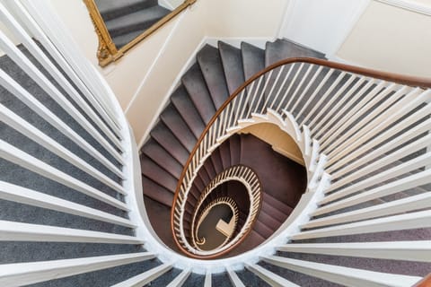 Handrails in stairways