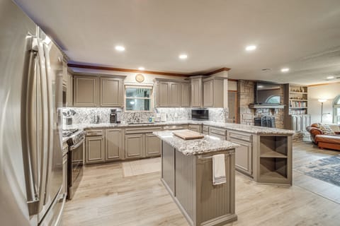 House (3 Bedrooms) | Interior